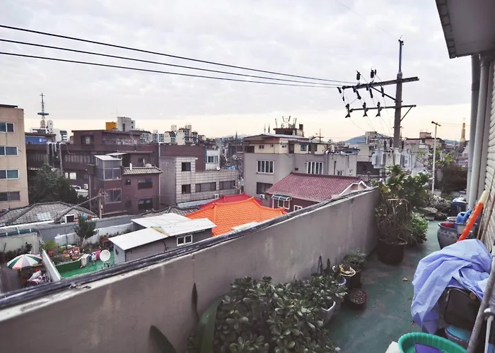 Mangwon Market And Han-river 首爾